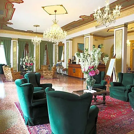 Ducale & Ristorante 3* Доло